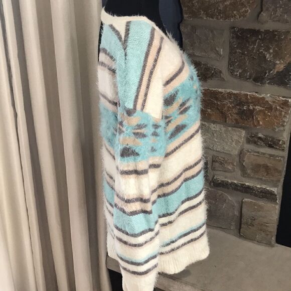 Xhilaration Women's Crew-neck Open-back Fluffy Sweater, M, Multi-color - Picture 4 of 7